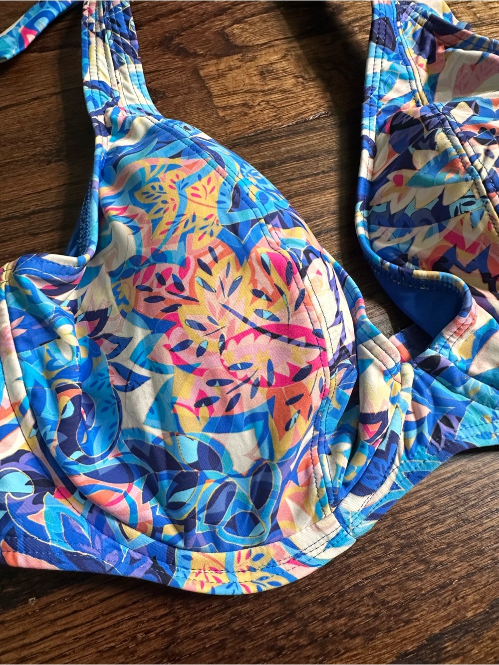 Sunsets Muse halter bikini top, size 32G/34F/36E - Picture 3 of 7